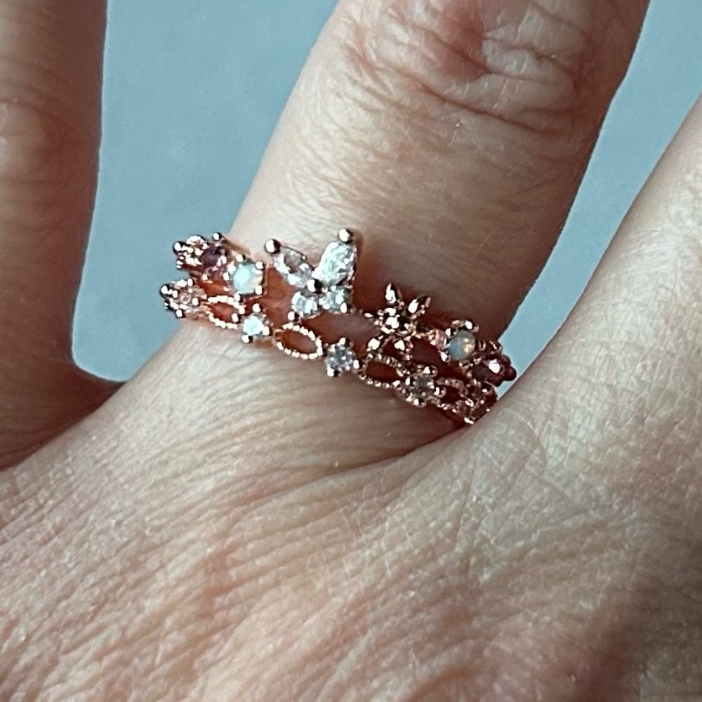 Double Layer Flower Ring ~ Rose-Gold Tone ~ Resizable ~ Brand New!